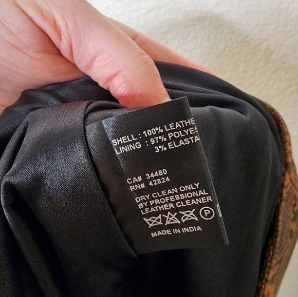 VEDA Leather Snakeskin Skirt P - Picture 6 of 7